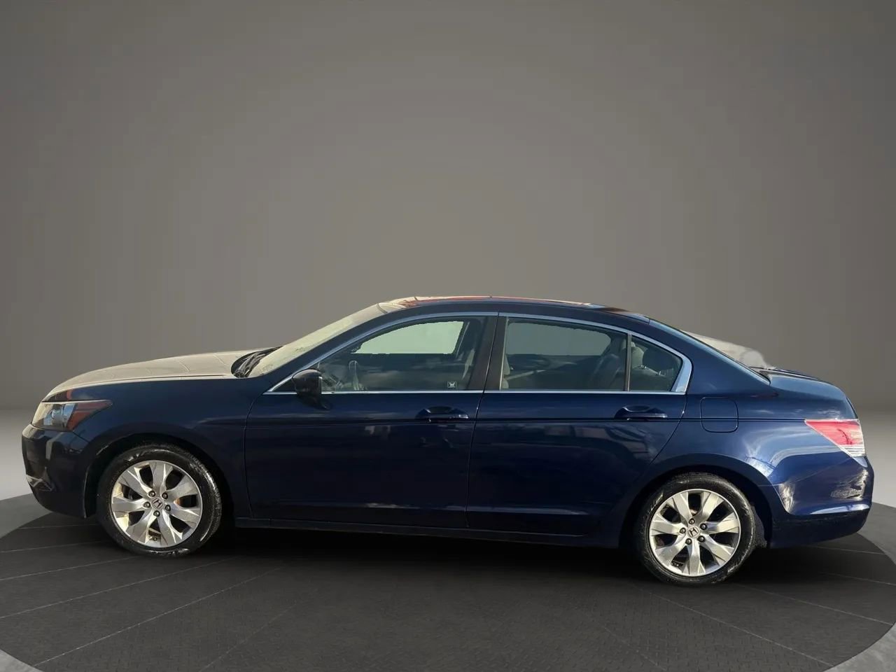Used 2010 Honda Accord EX image 2