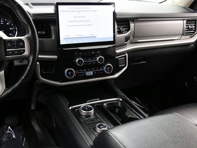 Used 2024 Ford Expedition Max XLT image 17