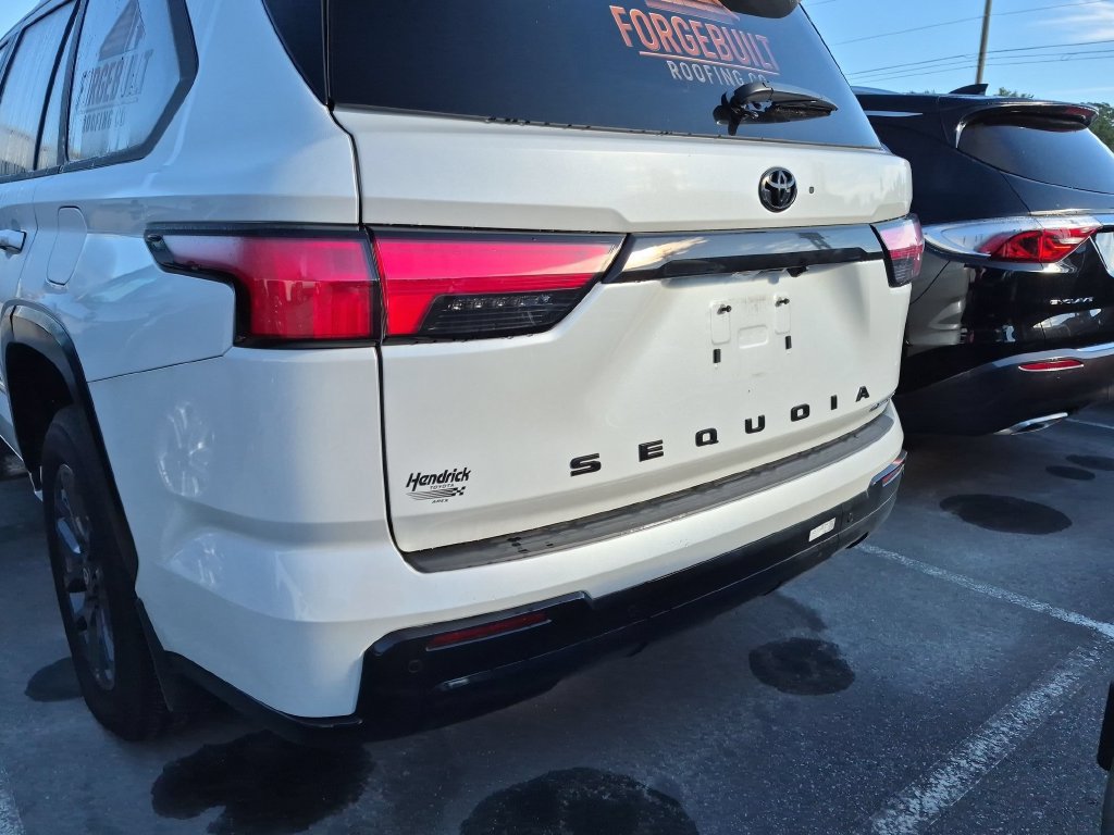 Used 2025 Toyota Sequoia Platinum AWD/4WD image 8