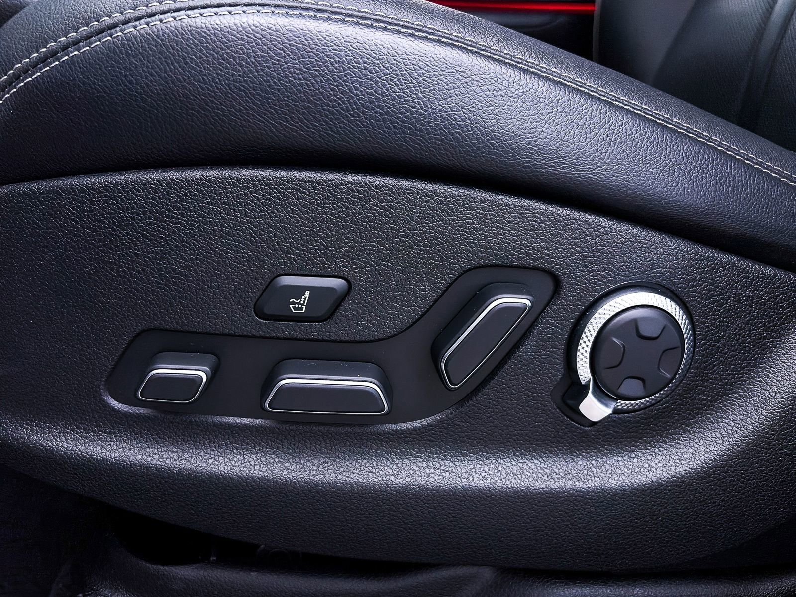 Used 2022 Genesis GV70 3.5T Sport image 18