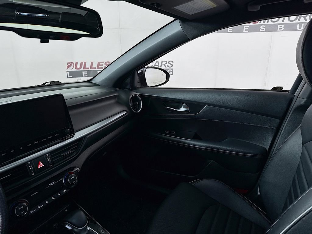 Used 2023 Kia Forte GT-Line w/ GT-Line Premium Package image 25