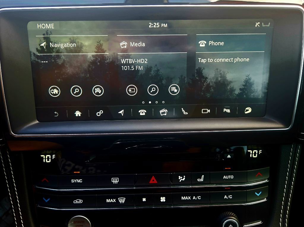 Used 2020 Jaguar F-PACE S image 23