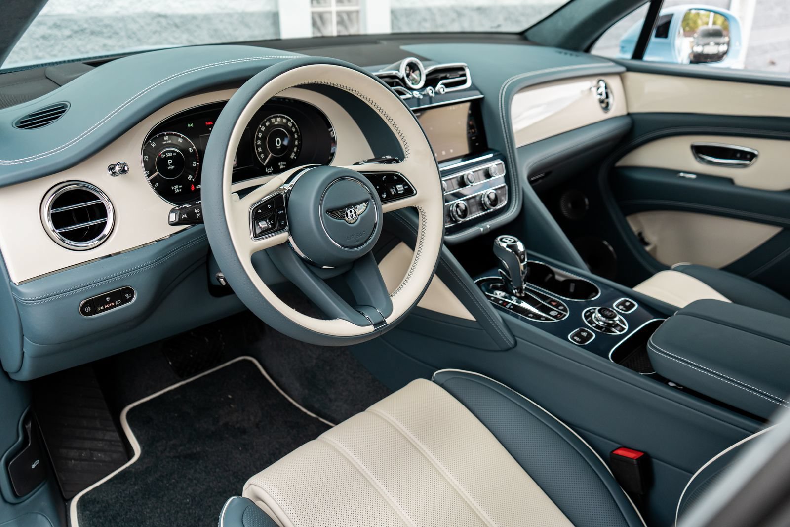 New 2026 Bentley Bentayga AWD/4WD image 29
