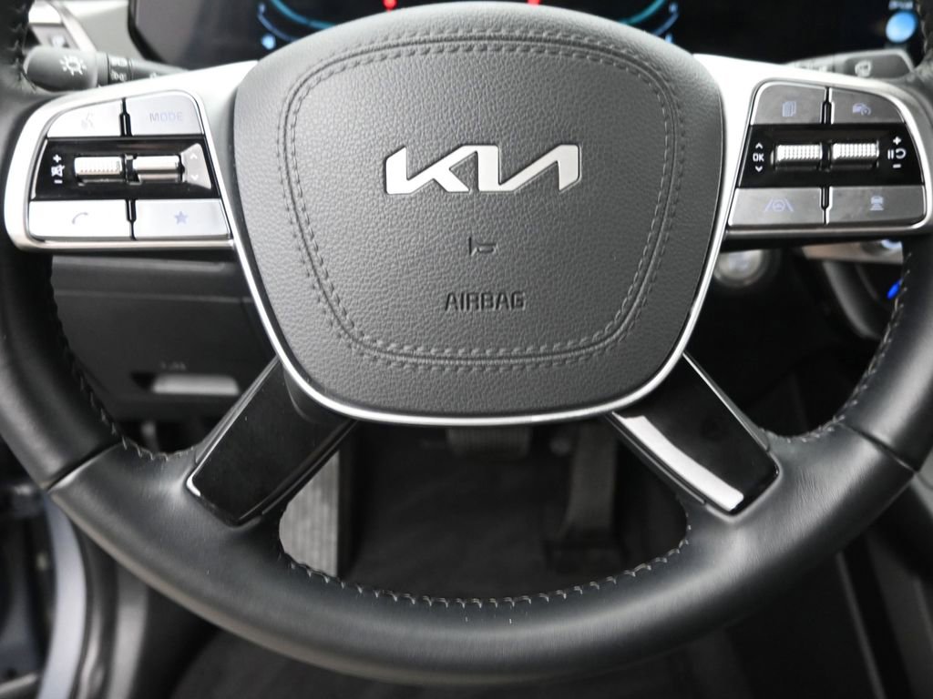Used 2025 Kia Telluride S image 16