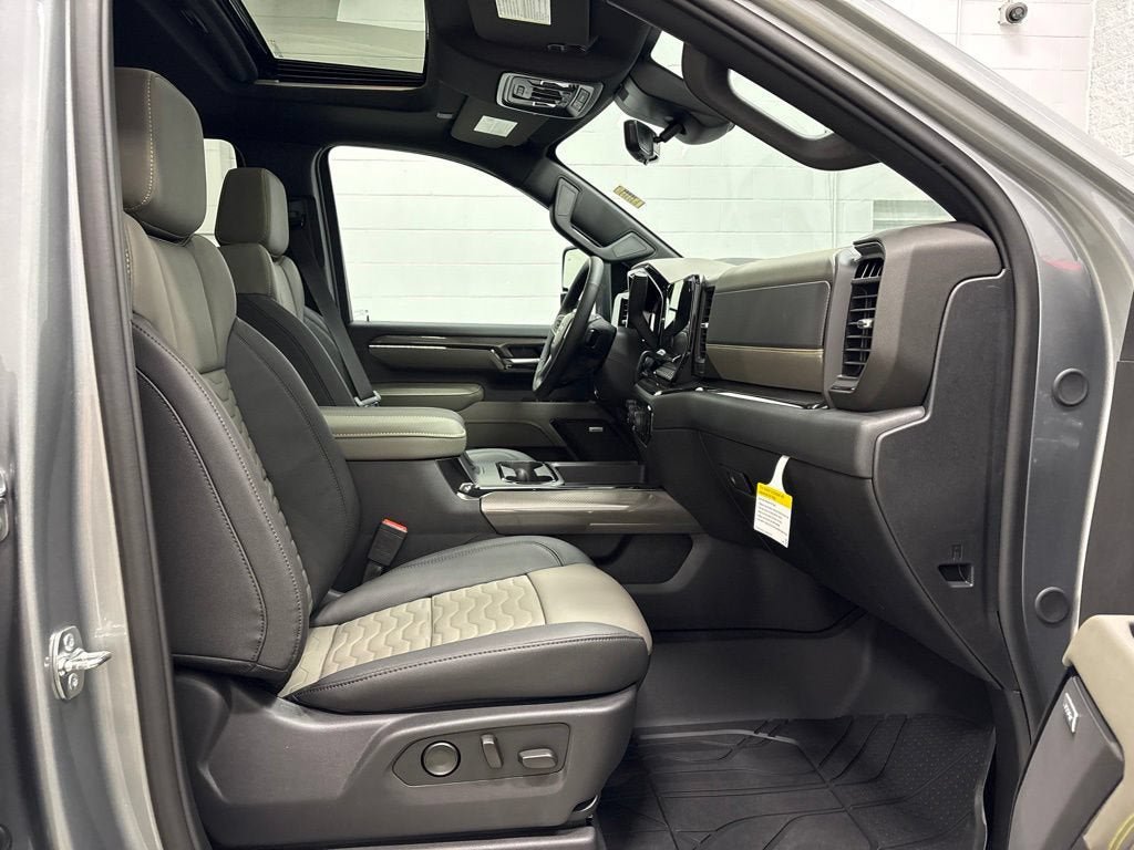 New 2026 Chevrolet Silverado 2500 ZR2 w/ LPO, Dark Essentials Package AWD/4WD image 40