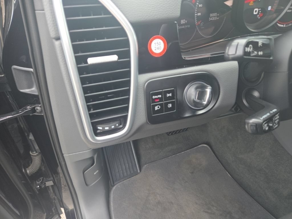 Used 2019 Porsche Cayenne AWD/4WD image 15