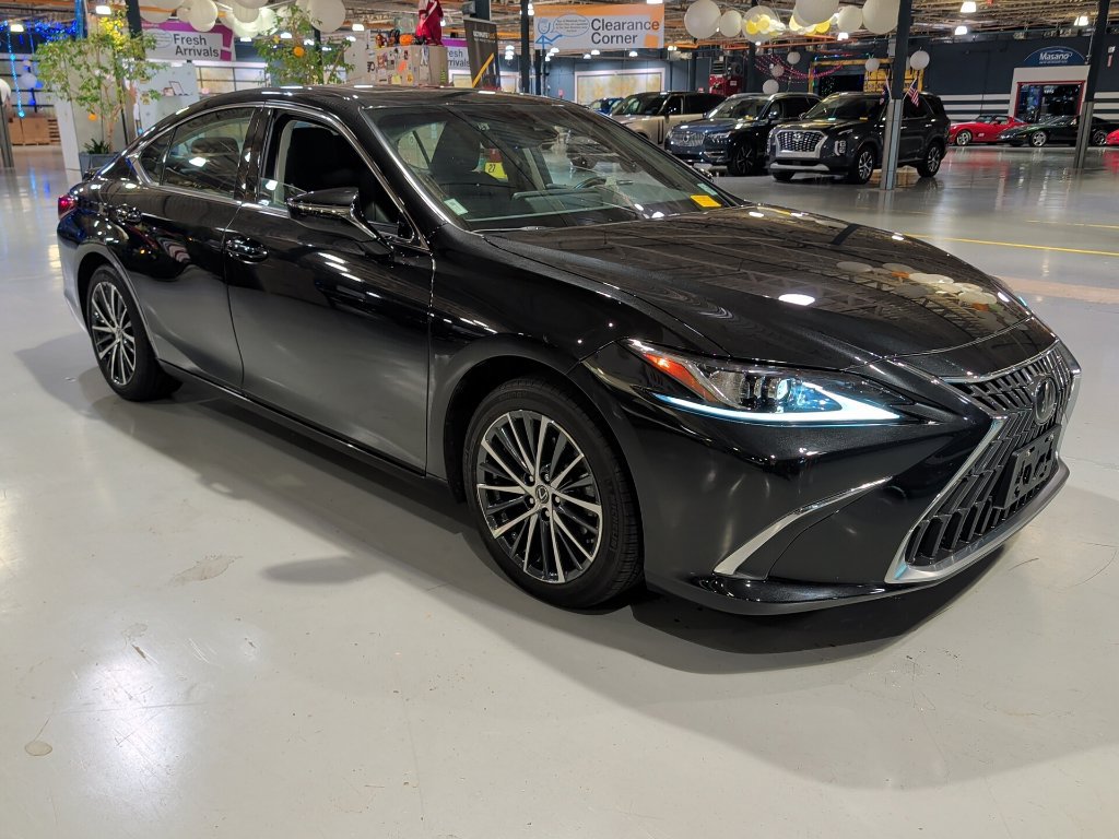 Used 2023 Lexus ES 300h w/ Premium Package