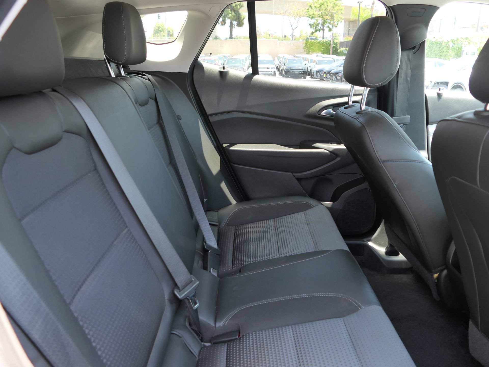 Used 2024 Chevrolet Trax LT FWD image 23