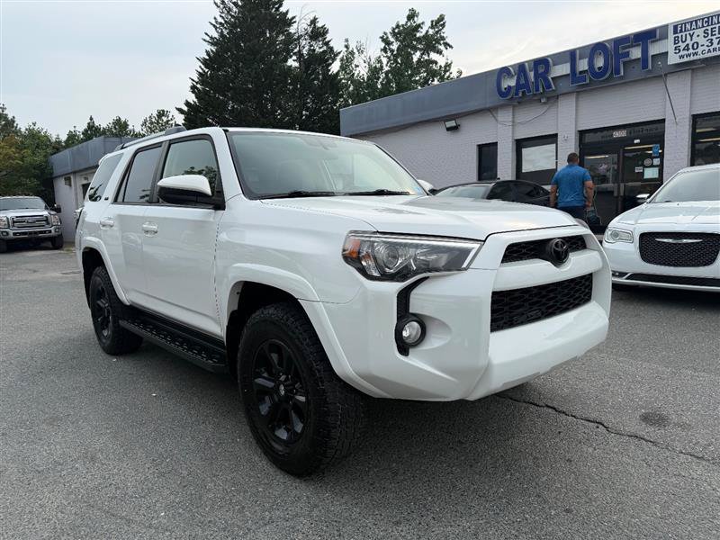 Used 2019 Toyota 4Runner SR5 AWD/4WD image 4