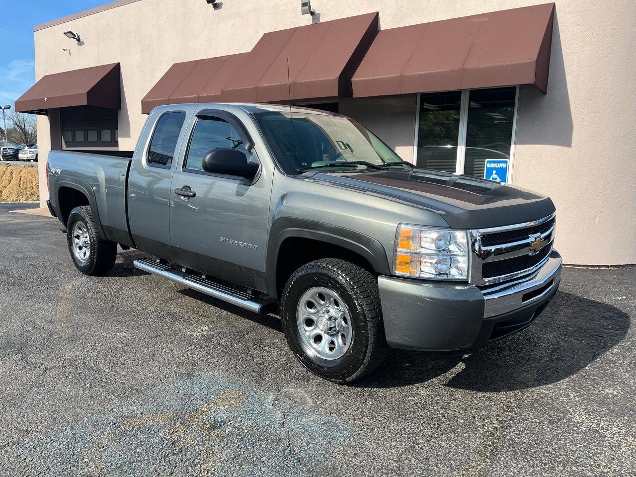 Used 2011 Chevrolet Silverado 1500 W/T w/ LS Package AWD/4WD image 3