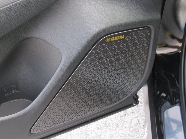 New 2025 Mitsubishi Outlander SE image 13