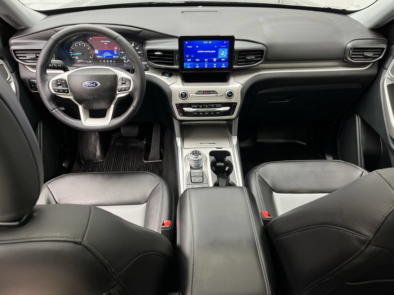 Certified 2023 Ford Explorer XLT w/ XLT Sport Appearance Package AWD/4WD image 4