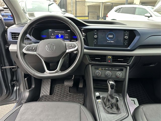 Certified 2022 Volkswagen Taos SE w/ Panoramic Sunroof Package image 22