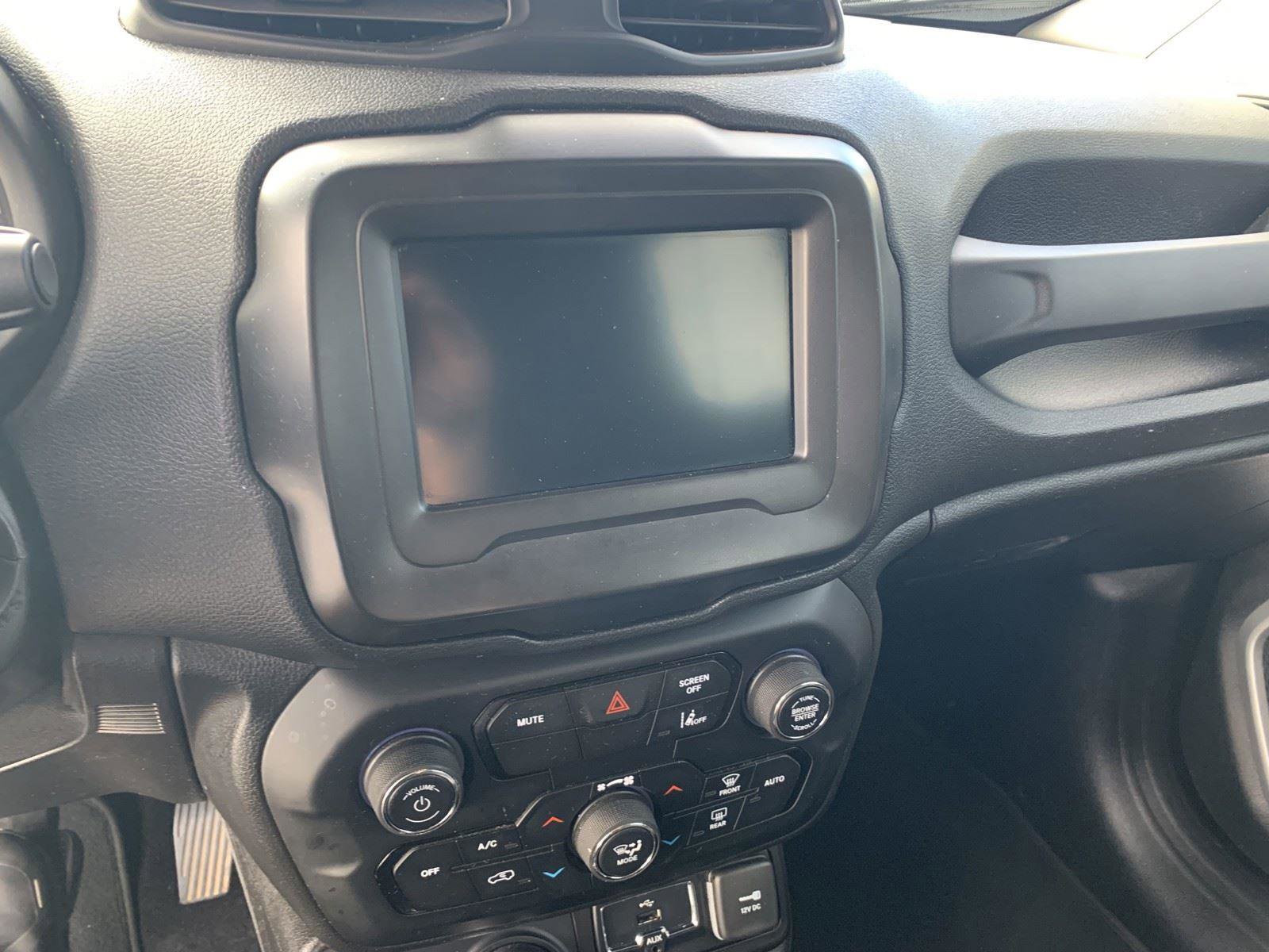 Used 2021 Jeep Renegade Sport image 16