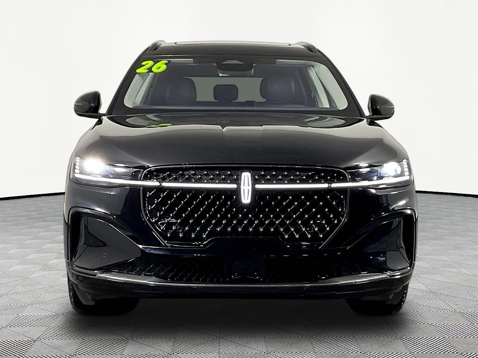 Used 2026 Lincoln Nautilus Reserve AWD/4WD image 2