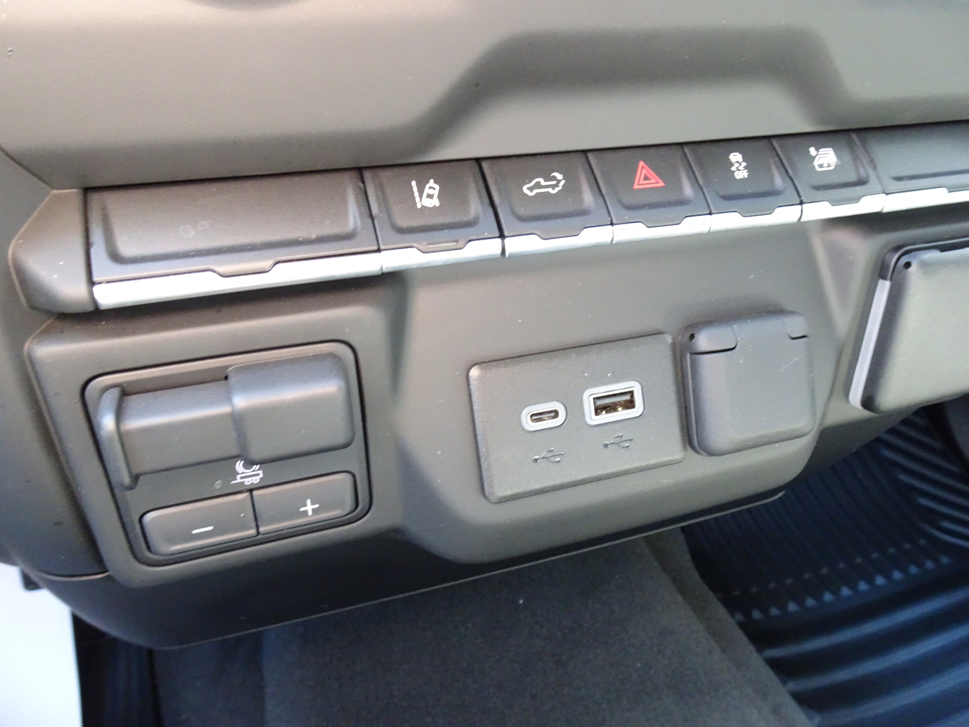 Used 2024 Chevrolet Silverado 2500 Custom w/ Custom Convenience Package image 22