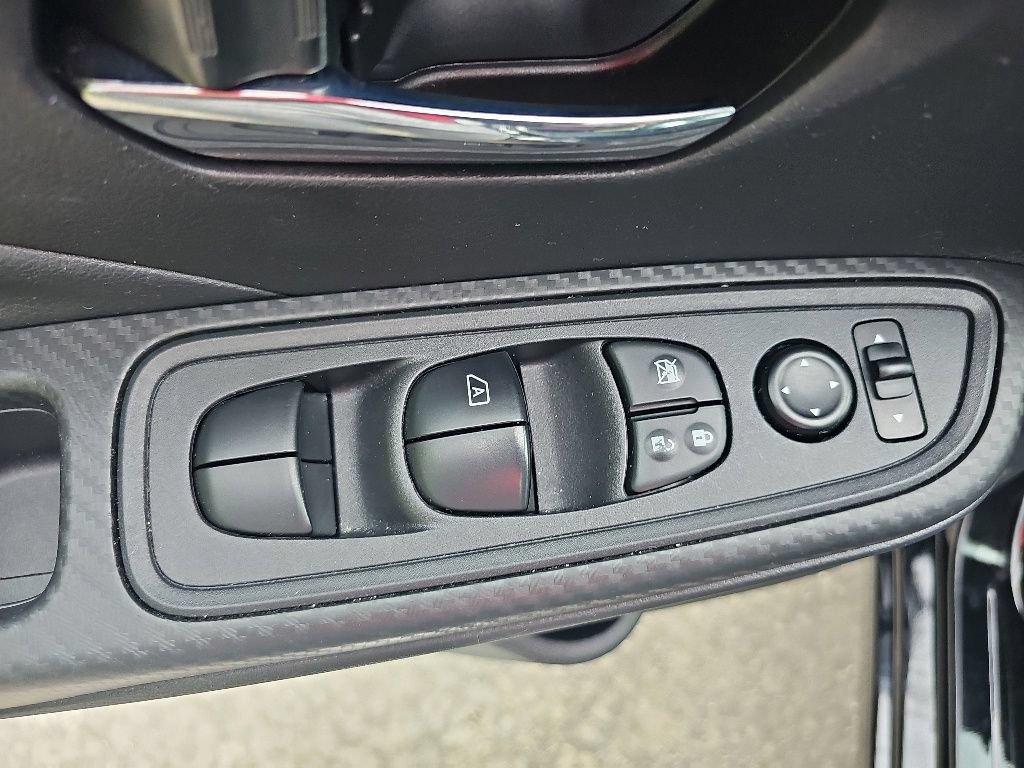 Used 2025 Nissan Versa SV FWD image 14