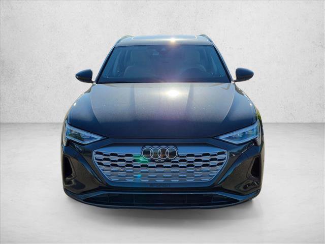 Used 2024 Audi Q8 e-tron Premium Plus AWD/4WD image 2