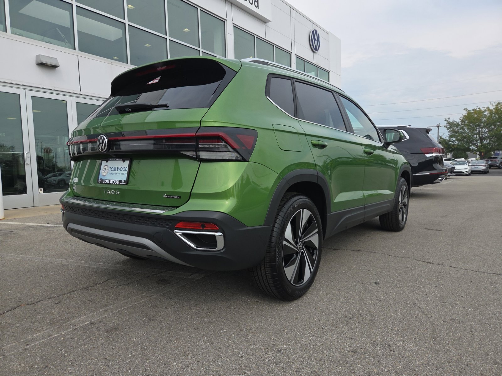 New 2027 Volkswagen Taos SE AWD/4WD image 4