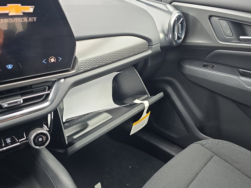 New 2026 Chevrolet Equinox EV LT image 28