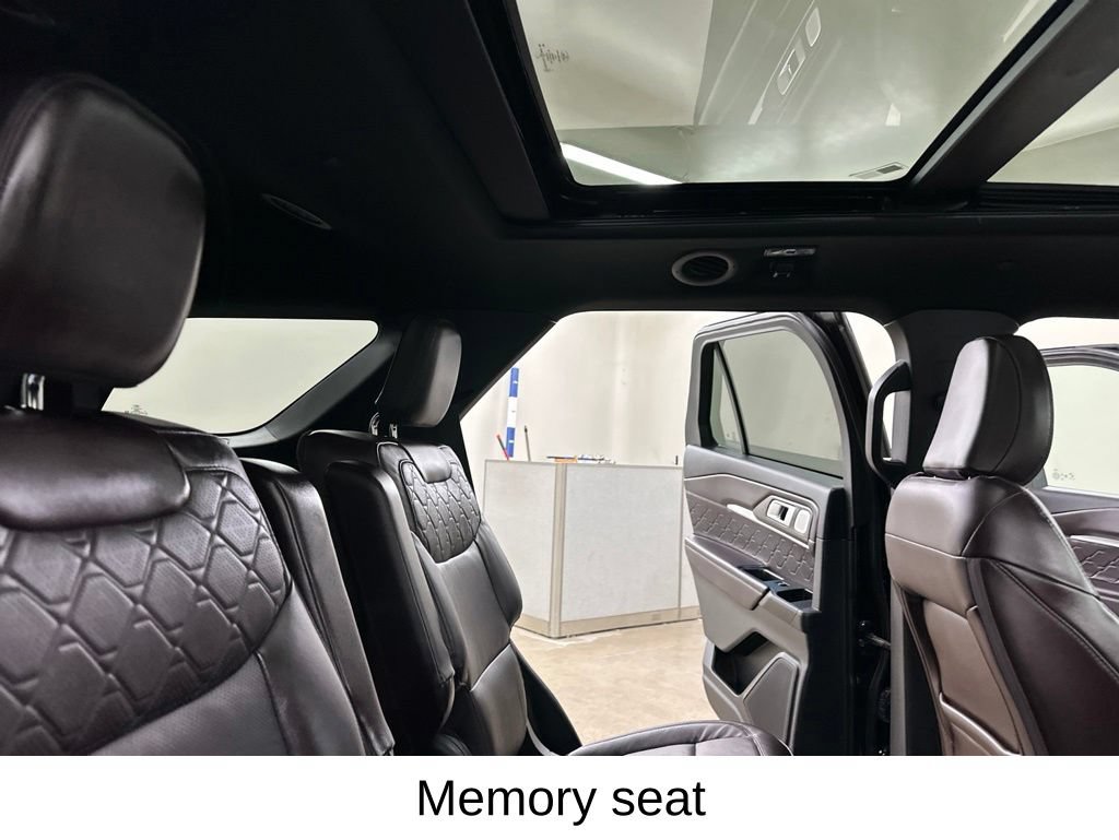 Used 2025 Ford Explorer Platinum w/ LUX Leather Package AWD/4WD image 26