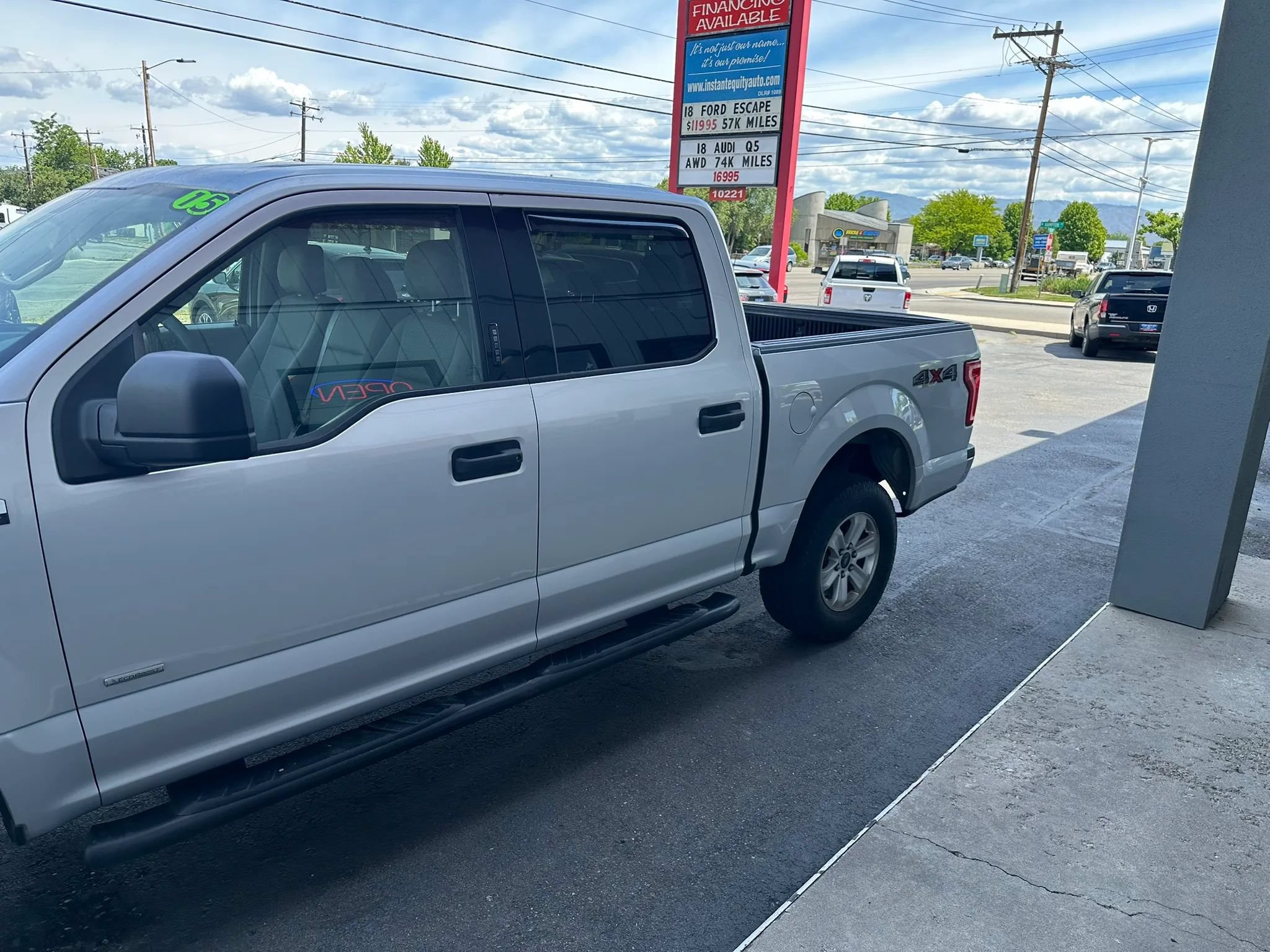 Used 2015 Ford F150 XLT AWD/4WD image 6