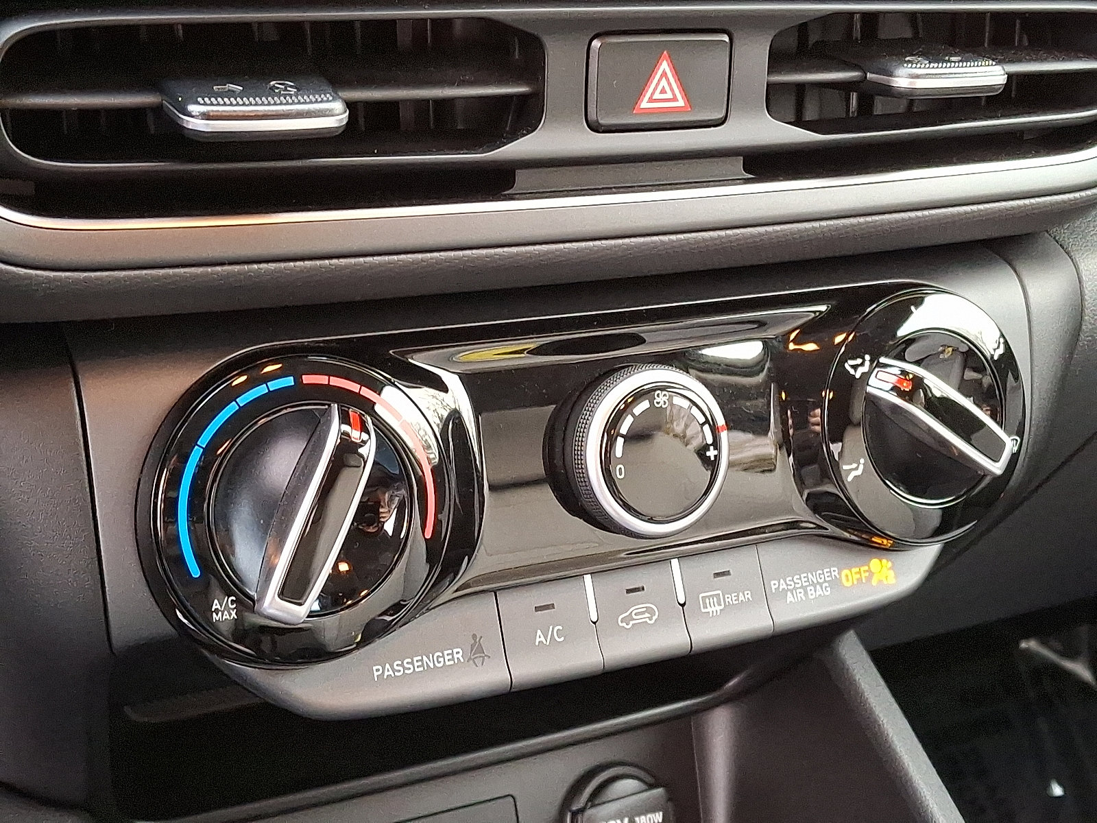 Certified 2023 Hyundai Kona SEL image 23