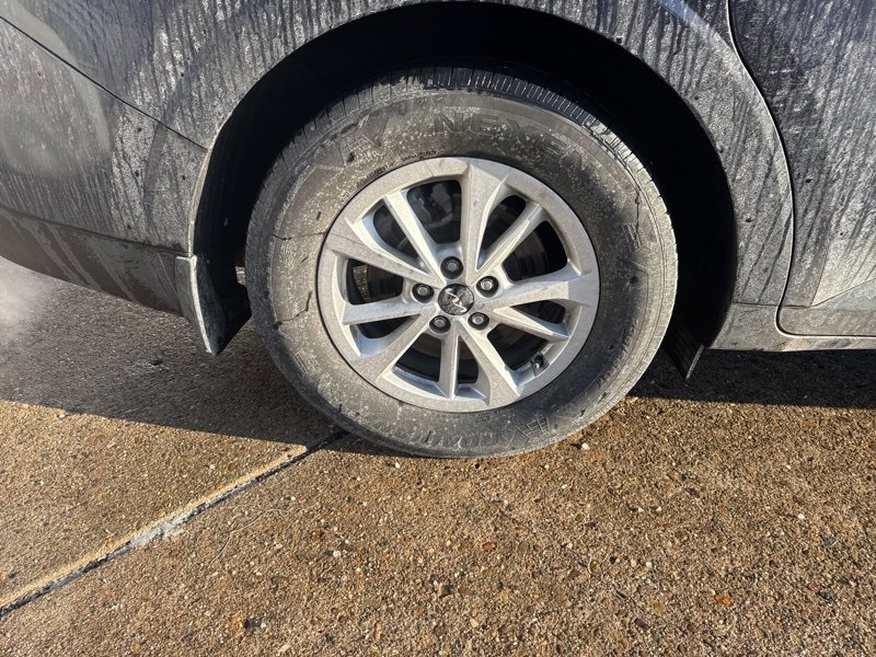 Used 2024 Kia Carnival LX image 7