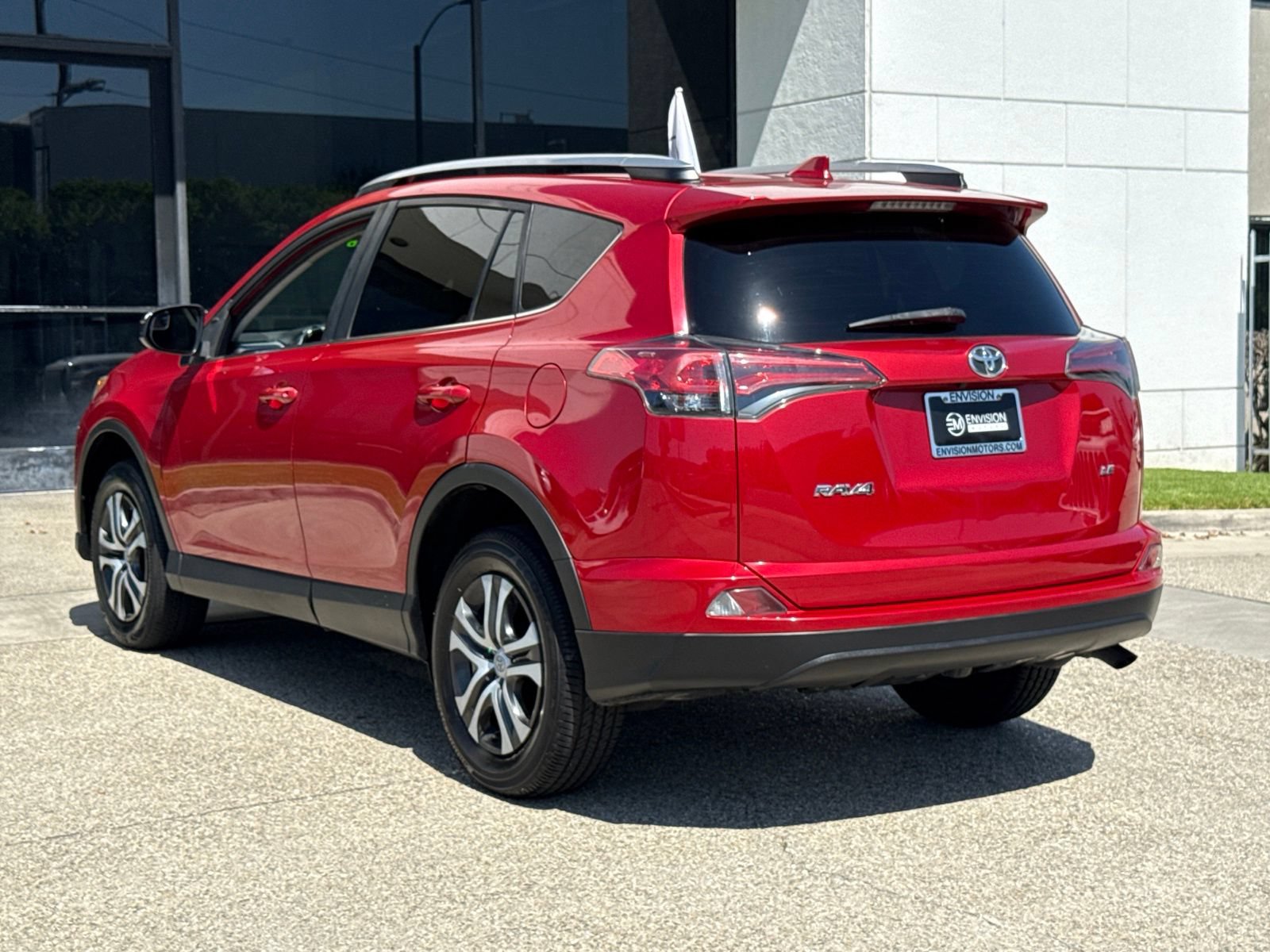Used 2017 Toyota RAV4 LE FWD image 10
