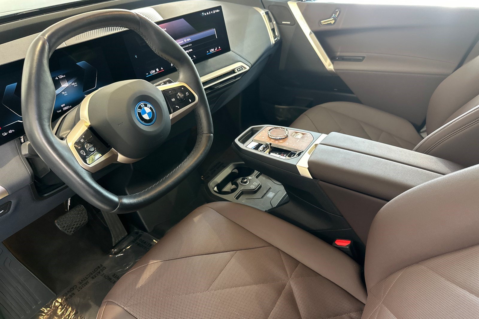 Used 2024 BMW iX xDrive50 w/ Sport Package AWD/4WD image 11