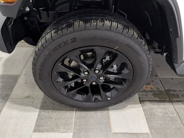 Used 2025 Jeep Wrangler Unlimited Sahara AWD/4WD image 7