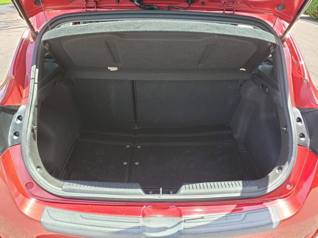 Used 2016 Hyundai Elantra GT FWD image 14