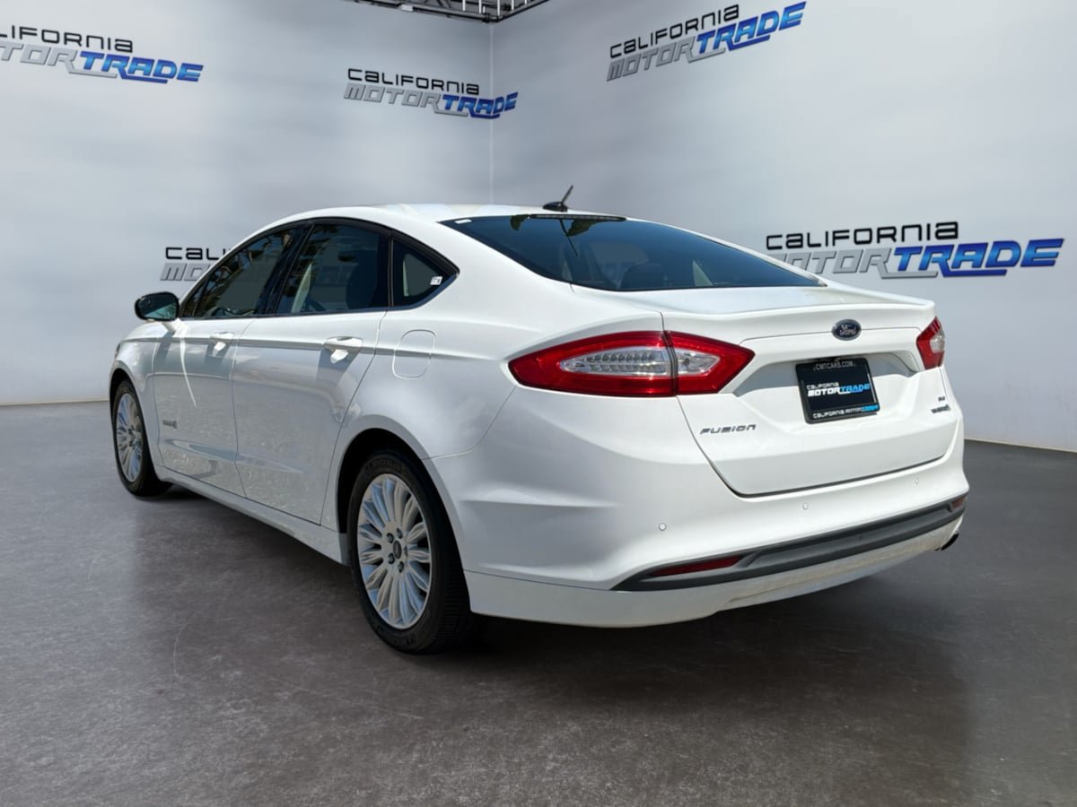 Used 2016 Ford Fusion SE FWD image 7