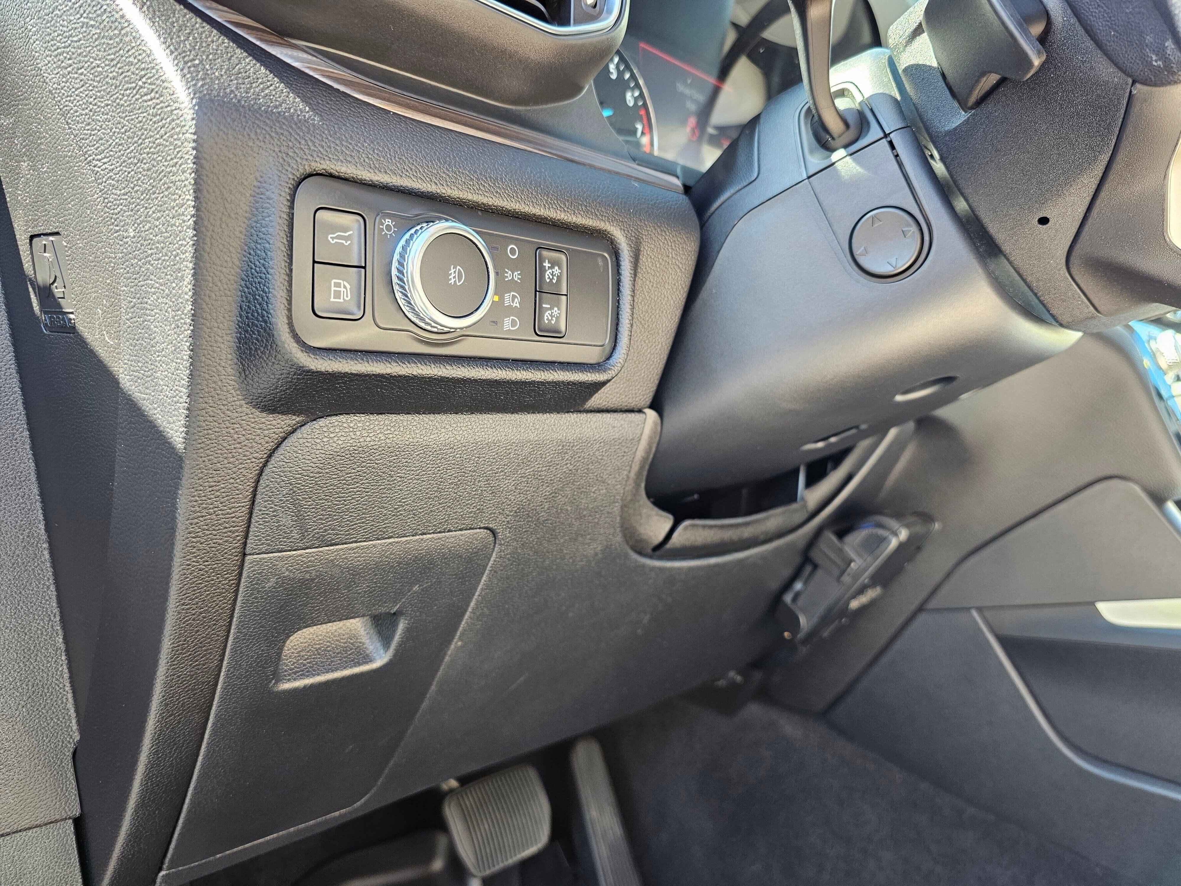 Used 2021 Ford Explorer Limited w/ Hybrid Equipment Group 310A AWD/4WD image 21