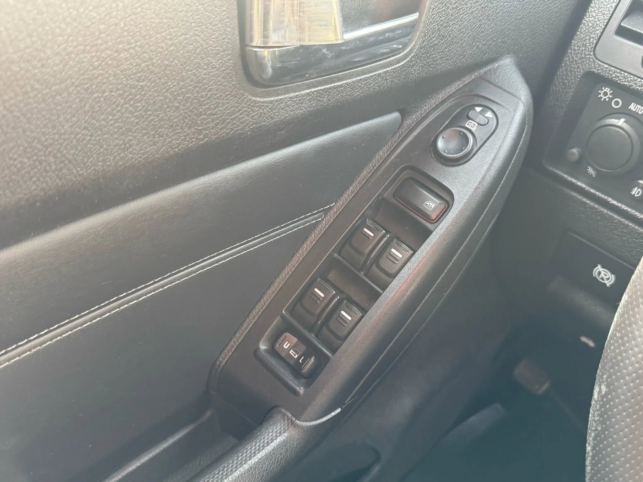 Used 2009 HUMMER H3 Luxury image 36