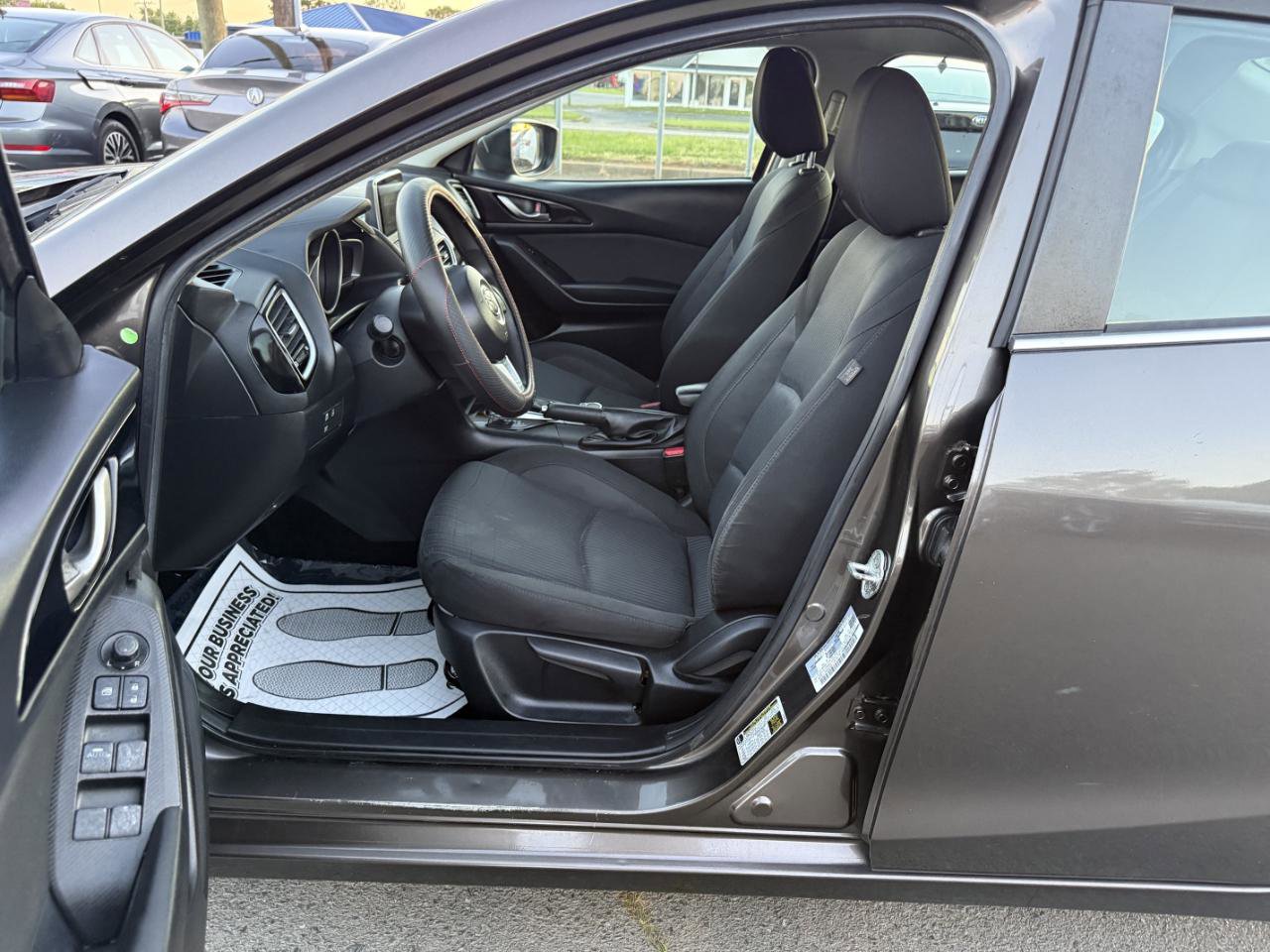 Used 2016 MAZDA MAZDA3 i Sport w/ Preferred Equipment Package FWD image 8
