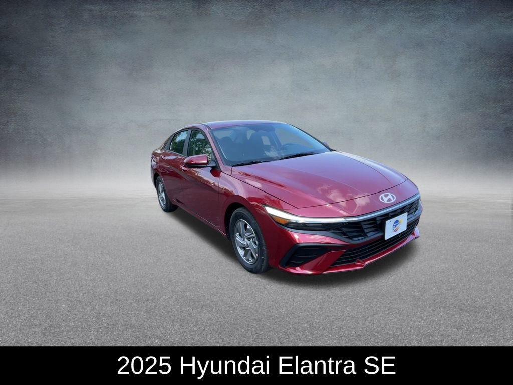 Used 2025 Hyundai Elantra SE image 3