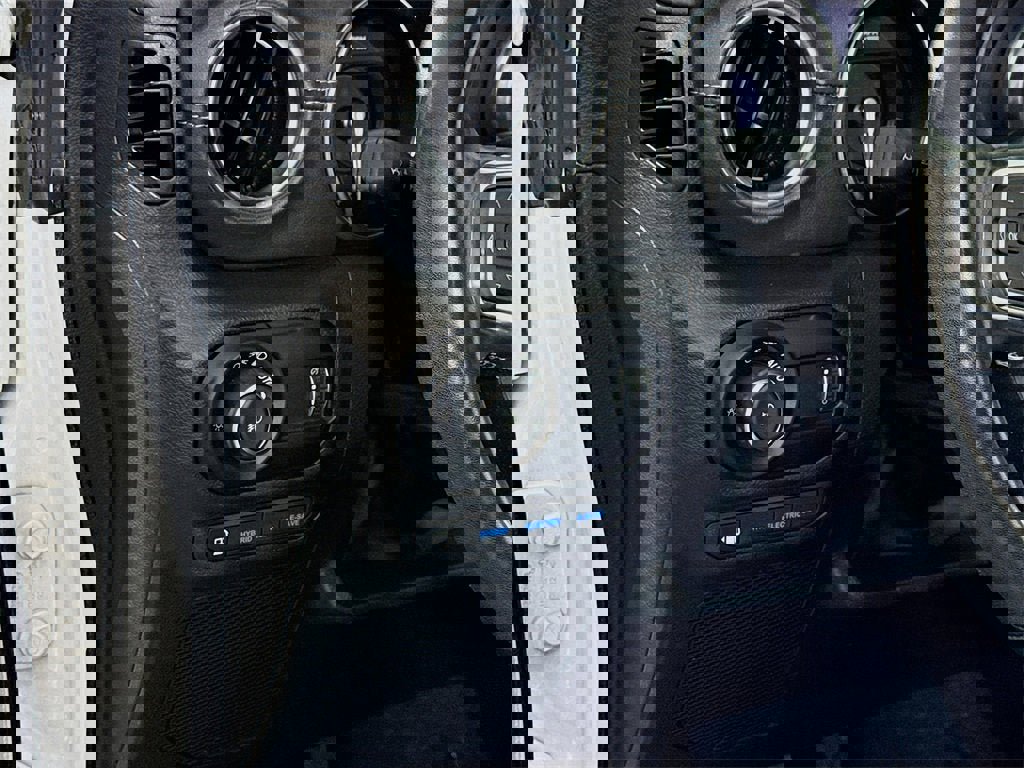 Used 2023 Jeep Wrangler Unlimited Sahara w/ Cold Weather Group image 4