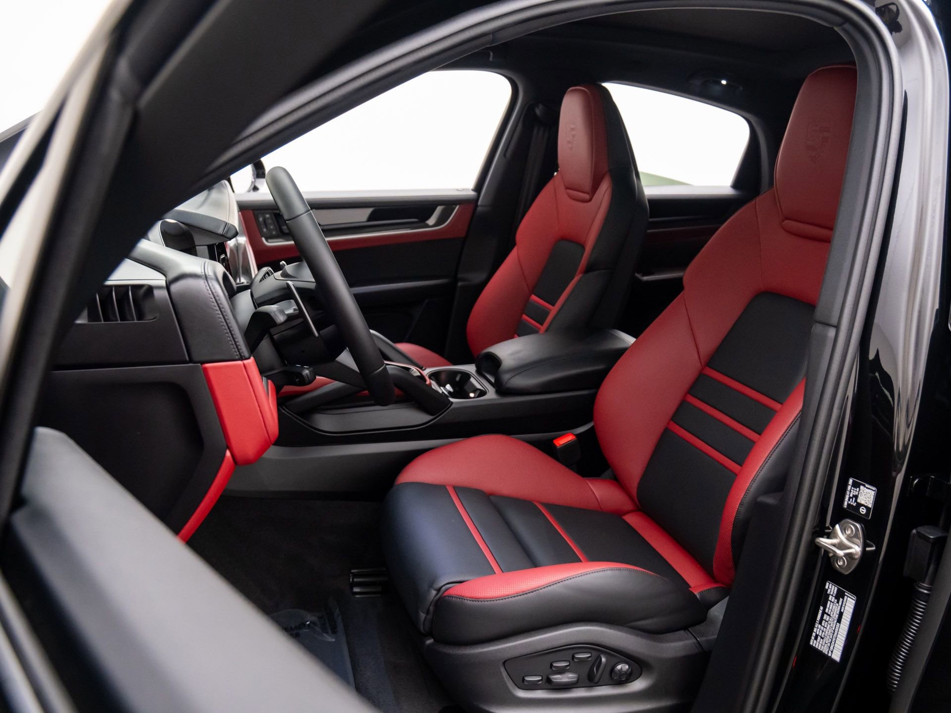 New 2026 Porsche Cayenne S image 5