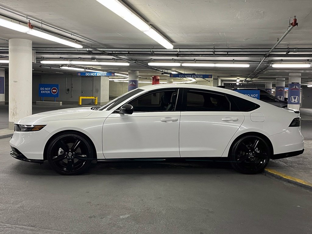 Used 2025 Honda Accord Sport image 30