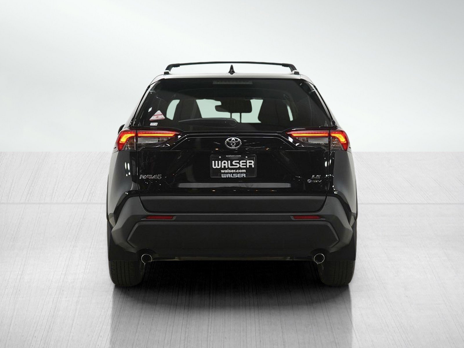 Used 2025 Toyota RAV4 LE AWD/4WD image 4