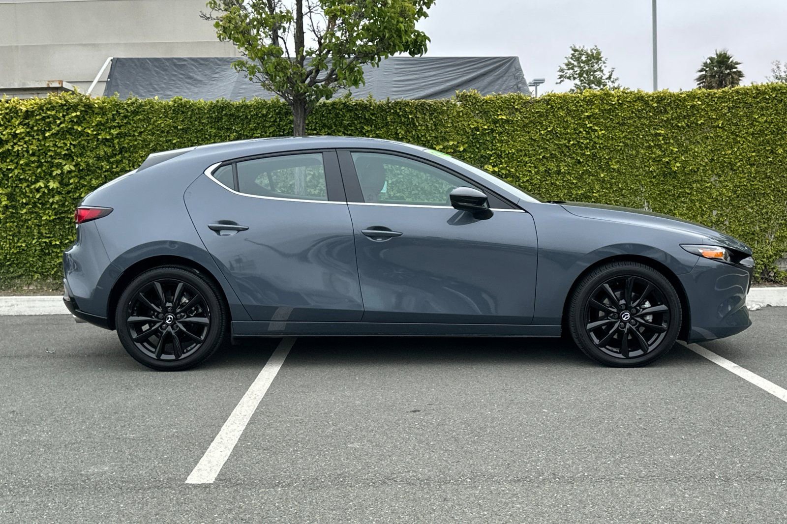 Used 2025 MAZDA MAZDA3 Carbon AWD/4WD image 3