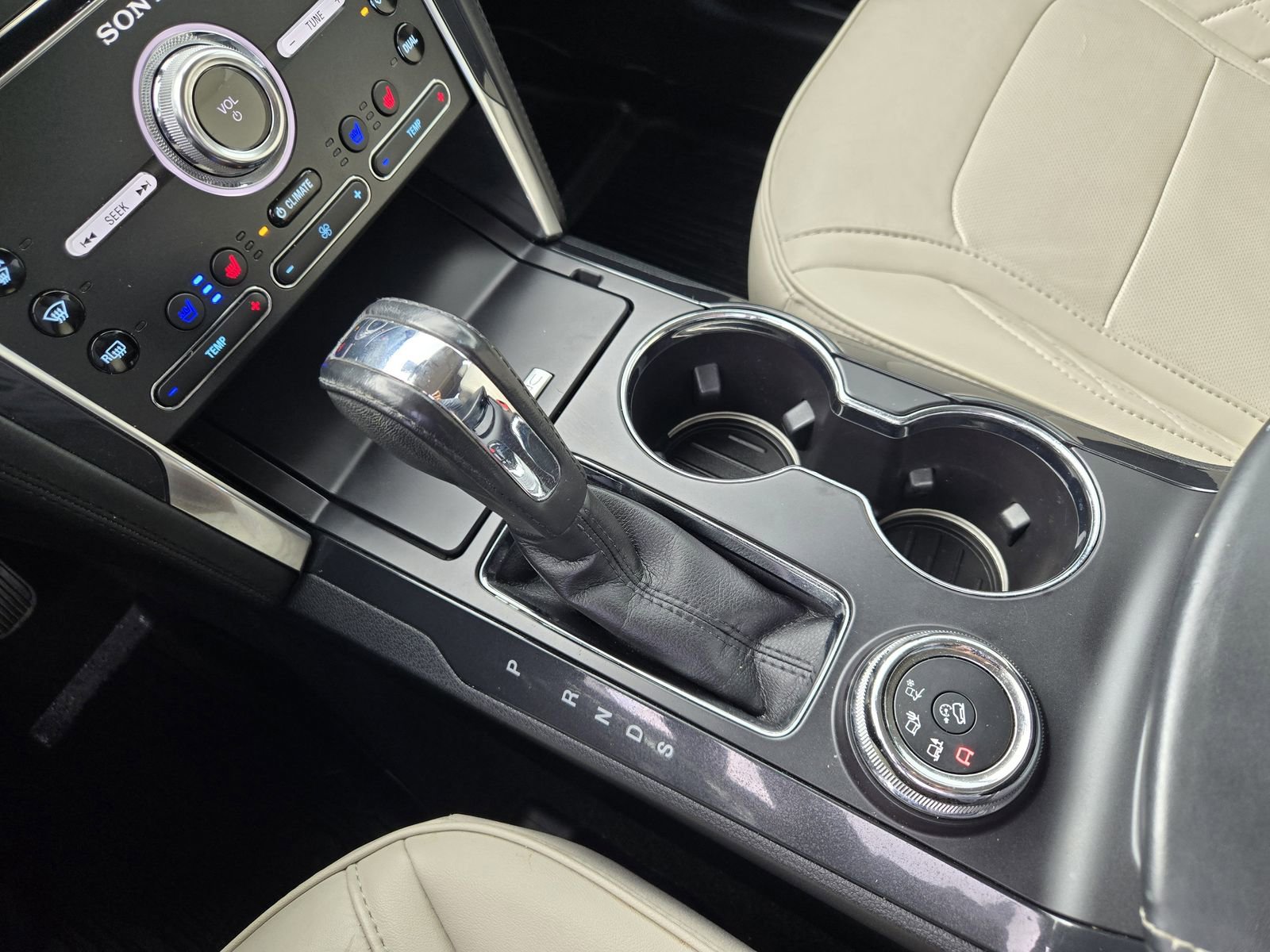 Used 2018 Ford Explorer Platinum image 19