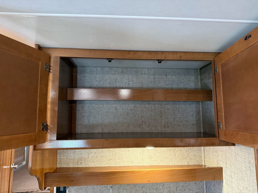 Used 2017 Ford E-450 and Econoline 450 Super Duty w/ Motorhome Prep Package RWD image 26