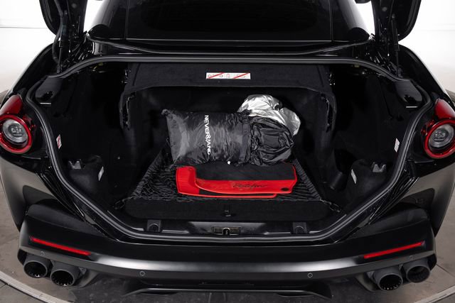 Used 2019 Ferrari Portofino RWD image 9