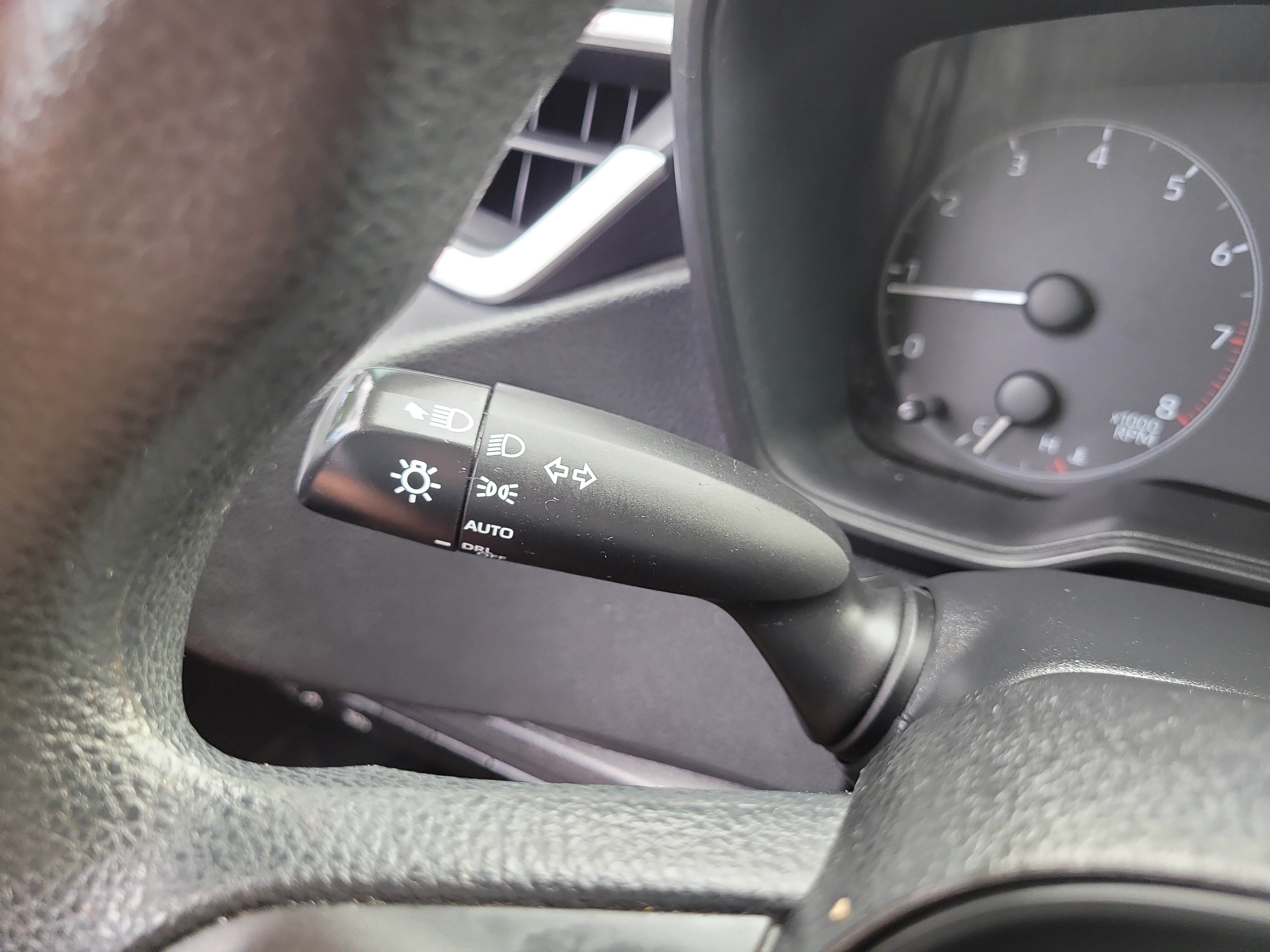 Certified 2025 Toyota Corolla LE FWD image 30