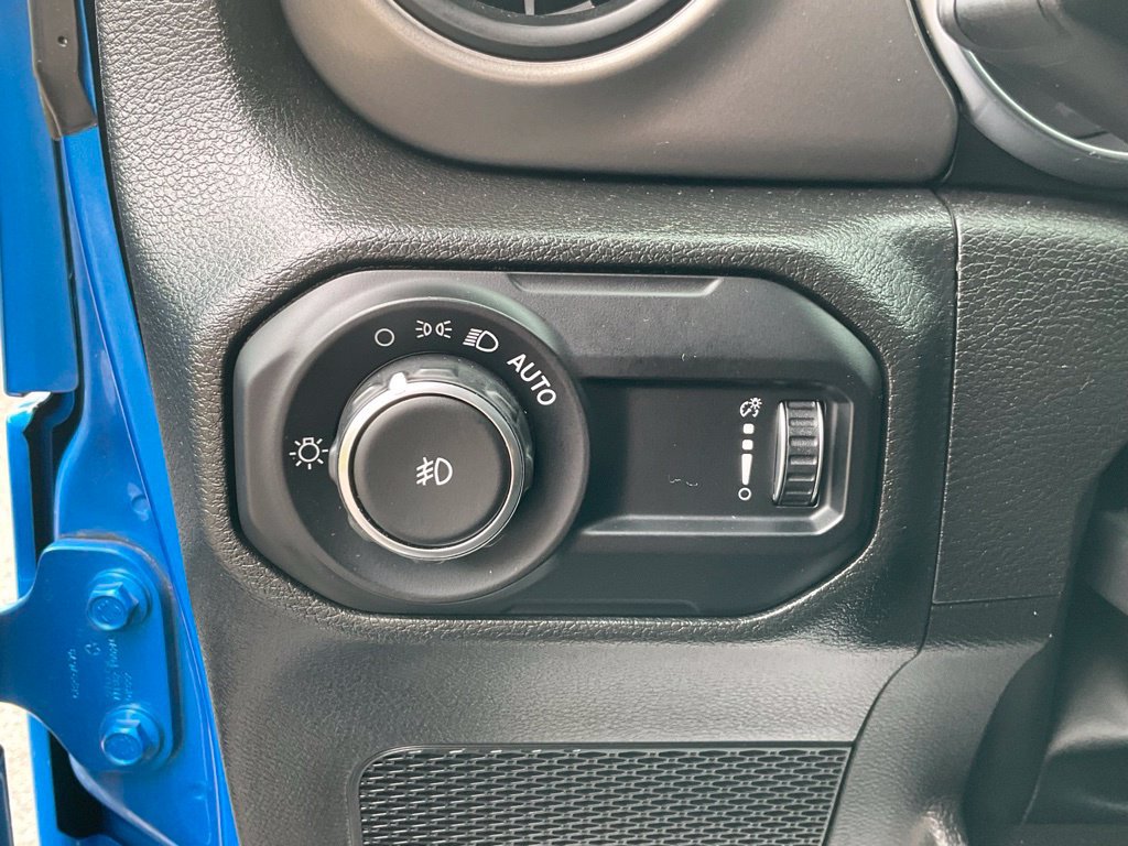 Used 2023 Jeep Wrangler Sport AWD/4WD image 15