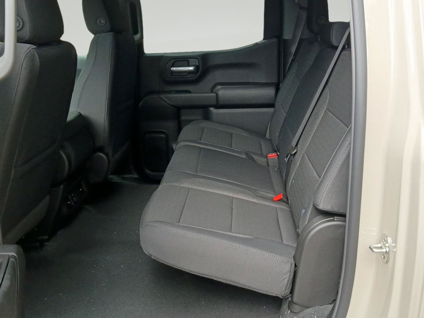 New 2026 Chevrolet Silverado 1500 Custom w/ LPO, Dark Essentials Package AWD/4WD image 19