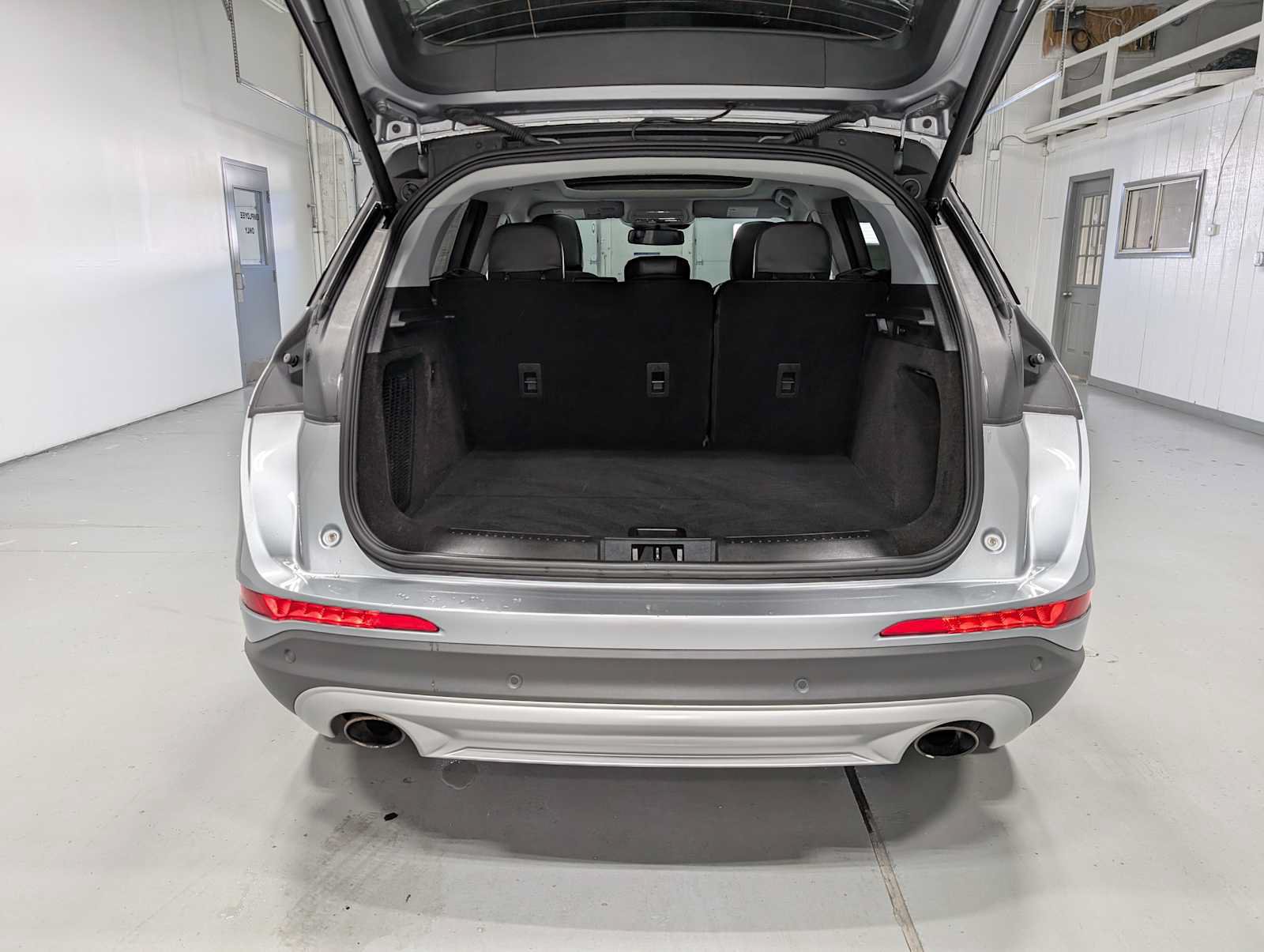 Used 2022 Lincoln Corsair AWD w/ Premium Package image 38