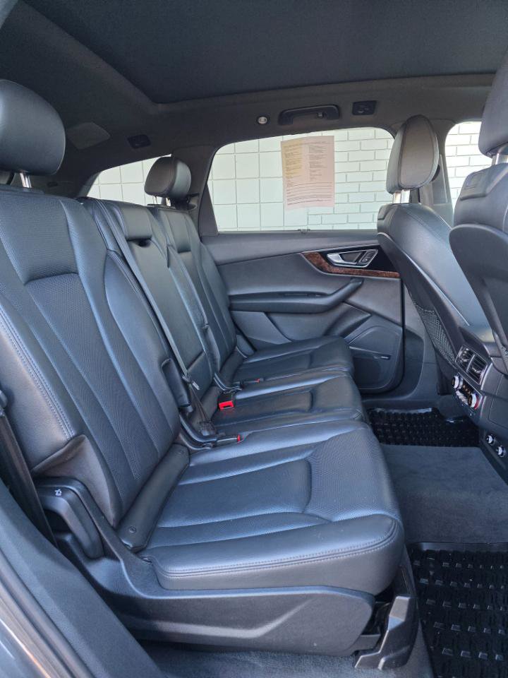 Used 2018 Audi Q7 3.0T Premium Plus w/ Premium Plus Package AWD/4WD image 12